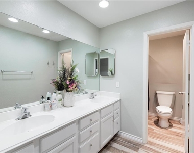 11200 Iron Oak Trl - Photo Thumbnail 4