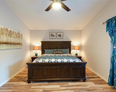 11200 Iron Oak Trl - Photo Thumbnail 2