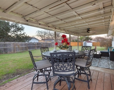 11200 Iron Oak Trl - Photo Thumbnail 10