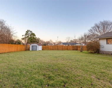 11200 Iron Oak Trl - Photo Thumbnail 6