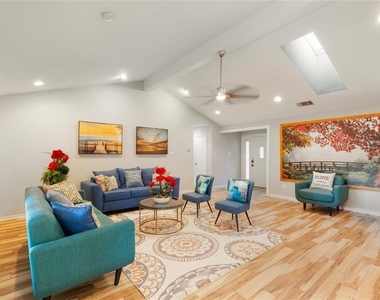 11200 Iron Oak Trl - Photo Thumbnail 1