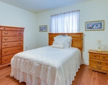 1809 Debarry Ave - Photo Thumbnail 7
