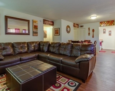 1809 Debarry Ave - Photo Thumbnail 3