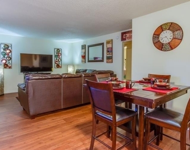 1809 Debarry Ave - Photo Thumbnail 4