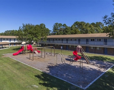 1809 Debarry Ave - Photo Thumbnail 2