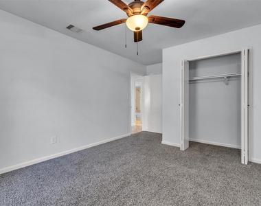4406 Kacee Drive - Photo Thumbnail 22