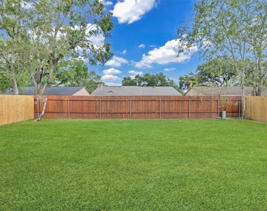 4406 Kacee Drive - Photo Thumbnail 23