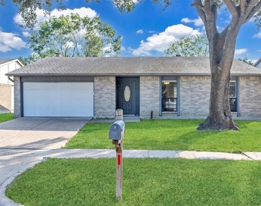 4406 Kacee Drive - Photo Thumbnail 3