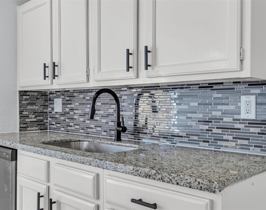 4406 Kacee Drive - Photo Thumbnail 10
