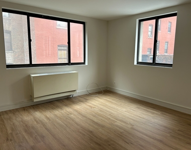 West 96th Street - Photo Thumbnail 1