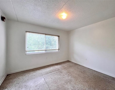 1303 Nw 6th Street - Photo Thumbnail 8