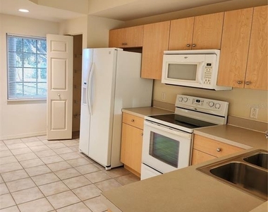 1216 Rio De Janeiro Avenue - Photo Thumbnail 3