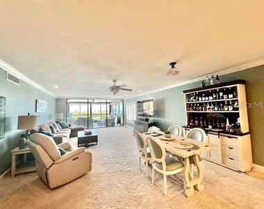 3270 Southshore Drive - Photo Thumbnail 10