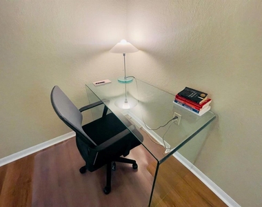 8815 Manor Loop - Photo Thumbnail 12