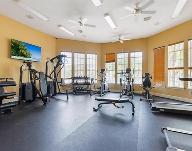 8815 Manor Loop - Photo Thumbnail 20