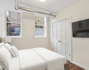207 West 11th Street - Photo Thumbnail 3