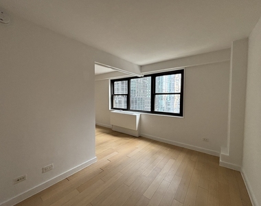 East 39th Street - Photo Thumbnail 7