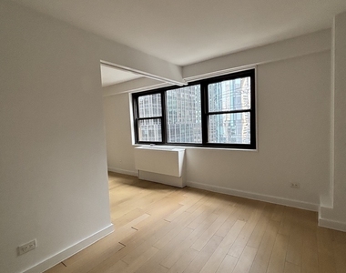 East 39th Street - Photo Thumbnail 6