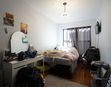 Knickerbocker Avenue - Photo Thumbnail 0