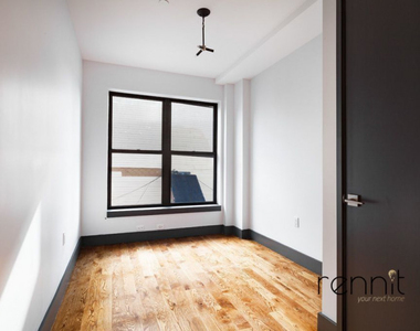Knickerbocker Avenue - Photo Thumbnail 8