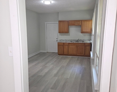43 Gilbert Avenue - Photo Thumbnail 6