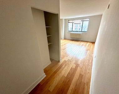 West 96th Street - Photo Thumbnail 1
