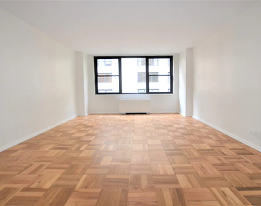East 49th Street - Photo Thumbnail 0