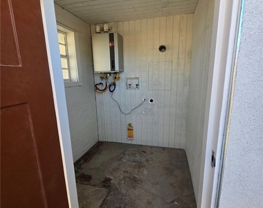 6418 Cienega Dr - Photo Thumbnail 4