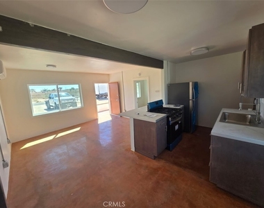 6418 Cienega Dr - Photo Thumbnail 1