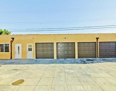 626 W 59th Place - Photo Thumbnail 9