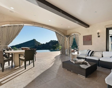 8 Beverly Ridge Terrace - Photo Thumbnail 12