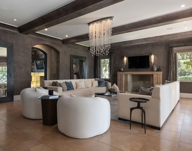 8 Beverly Ridge Terrace - Photo Thumbnail 5