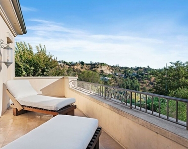 8 Beverly Ridge Terrace - Photo Thumbnail 38