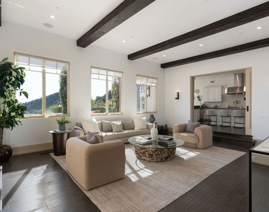 8 Beverly Ridge Terrace - Photo Thumbnail 13