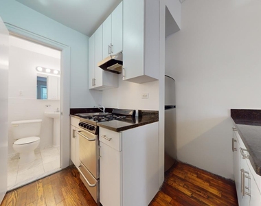 East 65th Street - Photo Thumbnail 4