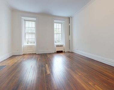 East 65th Street - Photo Thumbnail 2