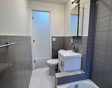 188 Wadsworth Avenue - Photo Thumbnail 8