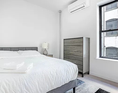 188 Wadsworth Avenue - Photo Thumbnail 2