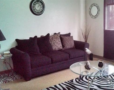 200 N Crestlane Dr - Photo Thumbnail 5