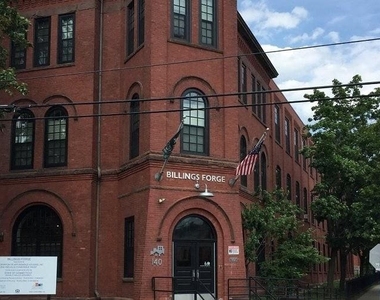 140 Russ St - Photo Thumbnail 4