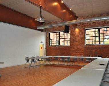 140 Russ St - Photo Thumbnail 11