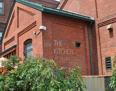 140 Russ St - Photo Thumbnail 5