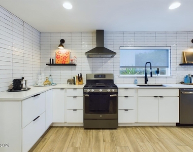 1445 Bayshore Drive - Photo Thumbnail 6