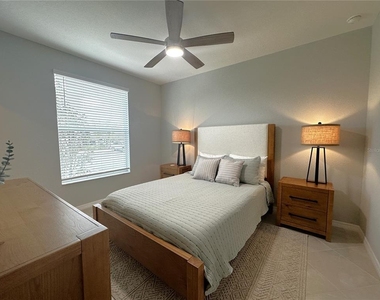14221 Heritage Landing Boulevard - Photo Thumbnail 16