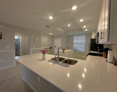 14221 Heritage Landing Boulevard - Photo Thumbnail 9