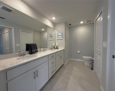 14221 Heritage Landing Boulevard - Photo Thumbnail 14
