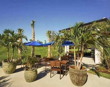 14221 Heritage Landing Boulevard - Photo Thumbnail 44