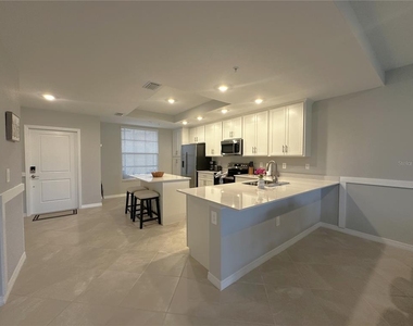 14221 Heritage Landing Boulevard - Photo Thumbnail 7