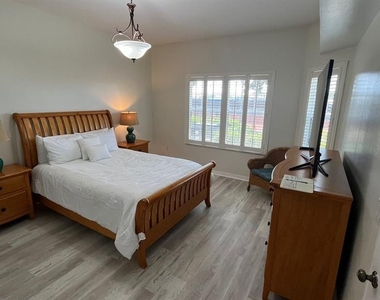 3702 54th Drive W - Photo Thumbnail 14