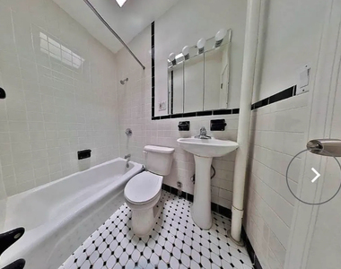 400 East 91st Street - Photo Thumbnail 4